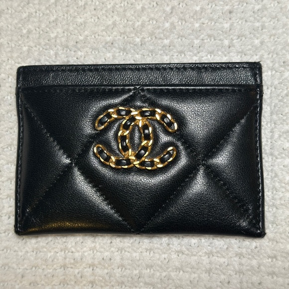 Chanel 19 Lambskin Quilted Card Holder Black - Picture 1 of 6